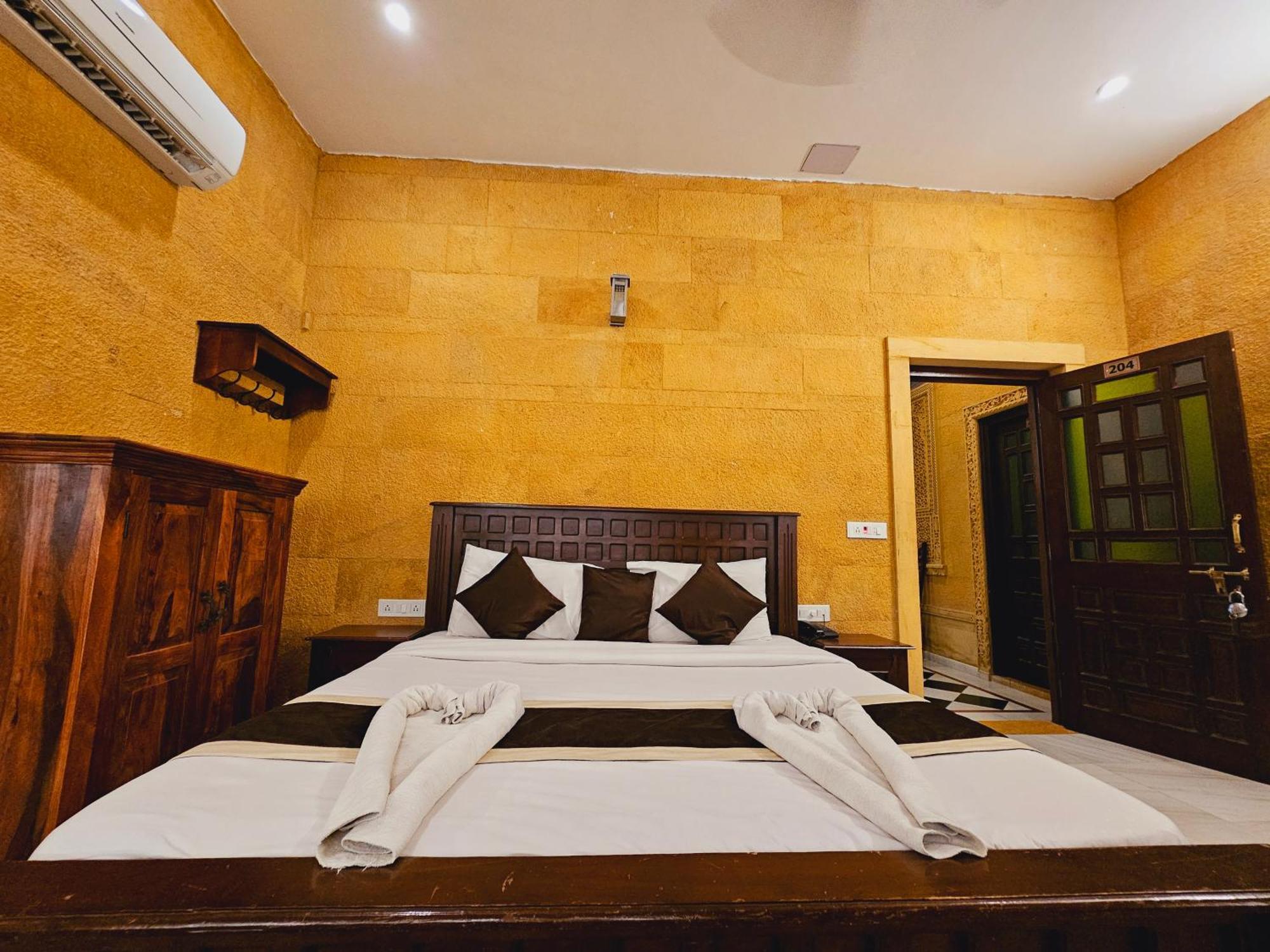 Hotel Royal Jaisalmer Bagian luar foto