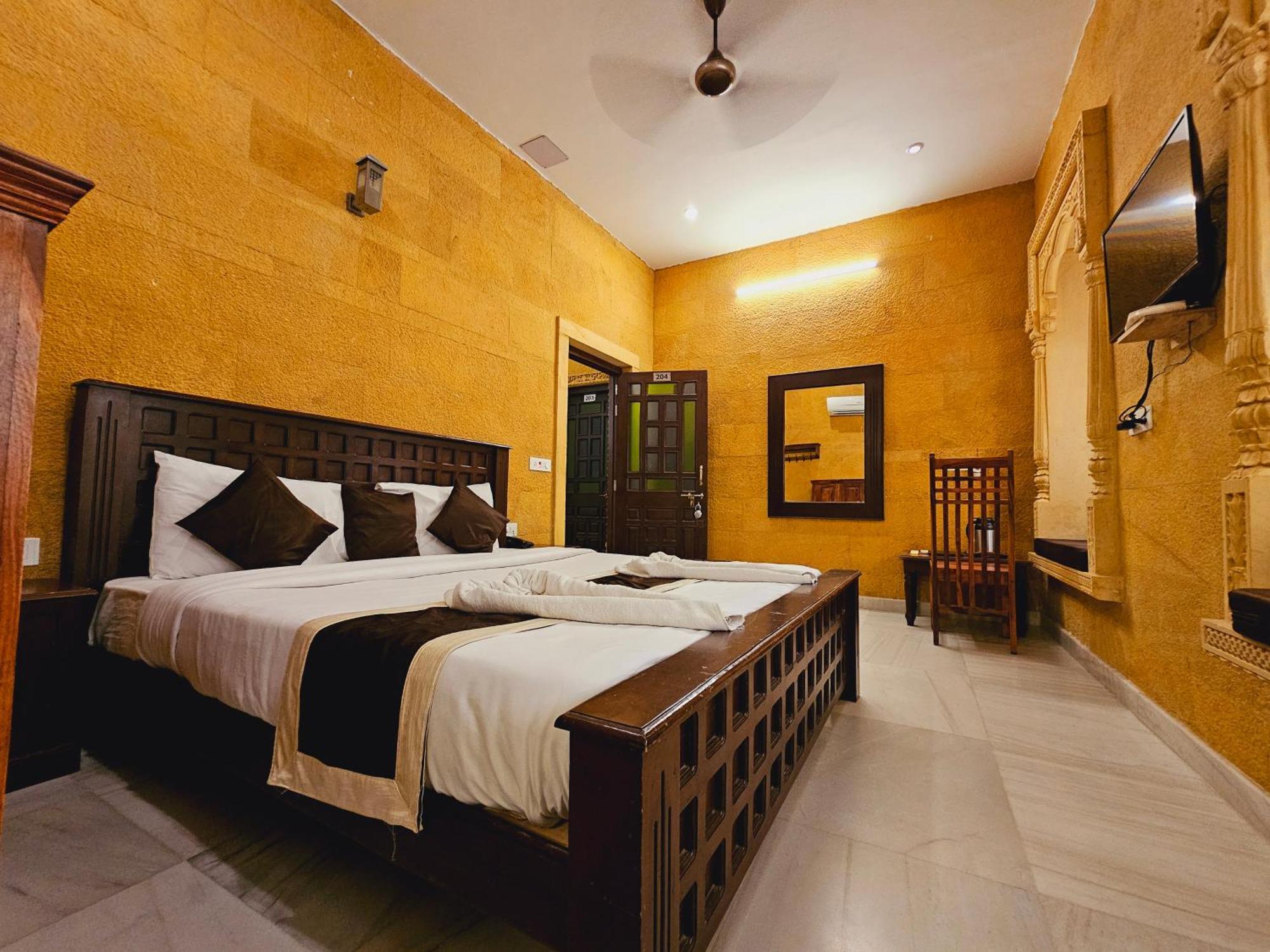 Hotel Royal Jaisalmer Bagian luar foto